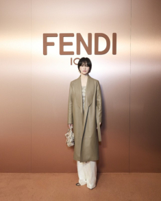 Song Hye Kyo hóa tổng tài quyền lực nhưng có điểm hơi tiếc tại show Fendi