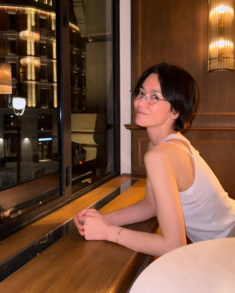 Song Hye Kyo khoe nhan sắc ít son phấn ở tuổi 43