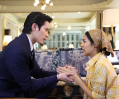 Thấy vợ cũ làm phục vụ trong quán ăn, tôi dúi cho 30 triệu rồi ngỡ ngàng khi nghe nhân viên thu ngân nói