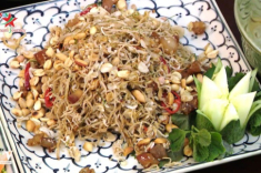 Thứ xưa chỉ dân nghèo ăn nay thành đặc sản nổi tiếng ở Nghệ An, ai cũng mua vài hộp về làm quà