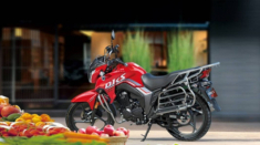 Tìm hiểu mẫu xe côn tay 150cc chạy được quãng đường gần 800 km chỉ với một bình xăng