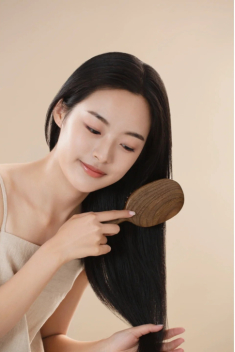 Tóc gãy rụng và gàu rụng từng mảng, có lẽ chị em đã quên chăm sóc bộ phận này