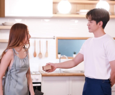 Tôi chuyển cho nhân tình của chồng 300 triệu, nửa tháng sau anh quỳ trước cửa nhà 3 ngày 3 đêm