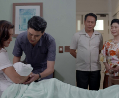 Tôi vừa sinh con thì mẹ chồng đi du lịch, tôi cảm kích bà sau khi nghe mẹ ruột phân tích