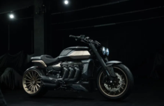 Triumph Rocket 3 Agostino – Khi quái vật cơ bắp khoác lên mình bộ vest nghệ thuật