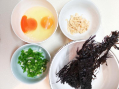 Trứng nấu canh với rau này canxi tăng nhiều lần, cực tốt cho xương, vừa ngon lại dễ nấu, khoảng 3 phút là xong