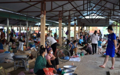 Về Sơn La ghé phiên chợ kỳ lạ bậc nhất: Chỉ họp 4 tiếng/ngày mà bán hết veo nhờ một loại hàng