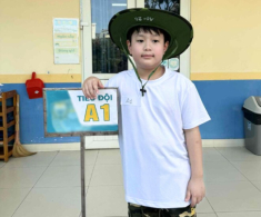 Vợ cũ NSƯT Việt Anh đưa con trai nghịch ngợm vào khóa huấn luyện riêng, quý tử khóc sướt mướt vì xa mẹ 14 ngày