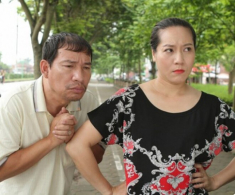 “Vợ đại gia chân đất” Quang Tèo: Sinh con sau 17 năm nghỉ đẻ, “ra đường vừa đi vừa khóc”