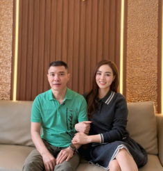 Vợ trẻ NSND Công Lý nhắc đến chuyện mang bầu sau 3 năm làm đám cưới, giỏi việc trông trẻ dù chưa có con