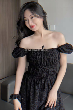 Vượt Hải My và Thanh Huyền, nàng WAGs này xinh nhất hậu sinh nở