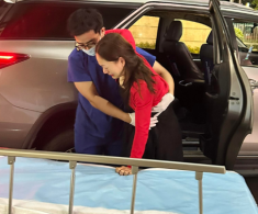 Xót cảnh Lan Phương khóc nức nở nhập viện cấp cứu trong lúc ly hôn chồng Tây, đến 3h sáng mới thấy nhẹ nhõm