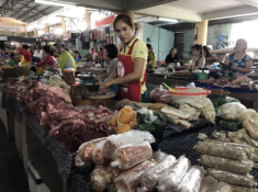 Xứ Huế có khu chợ tuổi đời gần 200 năm, xưa chỉ là chợ bình thường nay nổi tiếng nhờ bán một loại đồ siêu rẻ