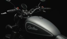 Xuất hiện mẫu xe côn tay 250cc mới với giá chỉ 38 triệu Đồng: Có ABS 2 kênh và cả TCS!