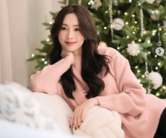 Xuất thân thôn quê, “thần tiên tỷ tỷ” đẹp nhất Việt Nam nay làm phu nhân hào môn vẫn chỉ kè kè 2 kiểu túi xách “giàu ngầm”