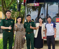 BTV Hoài Anh “bùng nổ nhan sắc” khi đứng cùng Thượng úy Lê Hoàng Hiệp, là mỹ nhân “thắng đậm” nhất mùa lễ A80