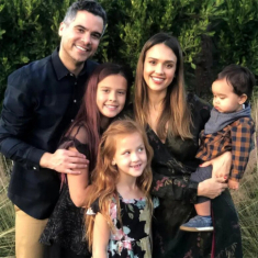 Con gái đầu lòng của “Thiên thần bóng tối”: 16 tuổi là bản sao vượt trội mẹ, Jessica Alba nhìn mà “muốn khóc”