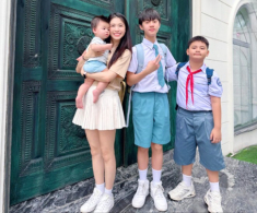 Con sao Việt tưng bừng khai giảng: Quý tử Đăng Khôi ở biệt thự vẫn học trường công, ái nữ Hồng Đăng được bố mẹ “tháp tùng”