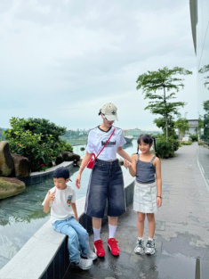 Diệp Lâm Anh cùng bạn trai du lịch Đà Nẵng - Hội An ngày bão