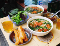 Gánh bún ốc “mẹ chồng nàng dâu” 60 năm không đổi vị, mở cửa đúng mùng 3 Tết vì một lý do đặc biệt 