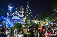 Hàng loạt nhà thờ nổi tiếng tại Hà Nội lung linh trước đêm Noel