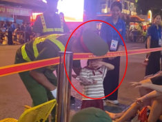 “Khối mầm non” được chiến sĩ công an A80 đích thân bế sang đường cho ông bà, câu chuyện phía sau quá đáng yêu