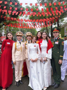 Khung ảnh dàn mỹ nhân “tinh hoa hội tụ” hot nhất nhì tại A80: Từ Hoa hậu đến nữ công an đẹp rực rỡ, không ai kém ai