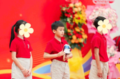 “Kiều nữ” Ngọc Lan nhận “trái ngọt” sau 5 năm ly hôn, giải nghệ vẫn được lên sân khấu nhờ con trai Thanh Bình
