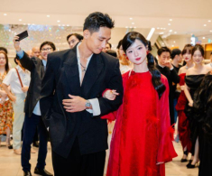 Lần đầu đóng vai phản diện, NSND Trung Anh được học trò nhao nhao xin vé, có mỹ nhân VTV vừa xem vừa “nhắn tin cầu cứu”