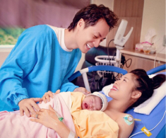 Lộ ảnh rõ mặt con trai thứ 3 của vợ chồng Đăng Khôi, “bé rồng” vừa chào đời đã khôi ngô nhờ gen bố mẹ