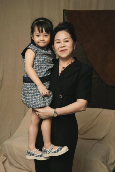 Mẹ ruột Đàm Thu Trang mừng sinh nhật cháu ngoại, con gái Cường Đô La lộ ảnh xinh xắn, đón tuổi mới khác mọi năm