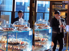 Midu “nghiện” chồng sau hơn 1 tháng về chung nhà, thiếu gia tập đoàn nhựa đi mua bánh cho vợ vẫn khí chất ngời ngời