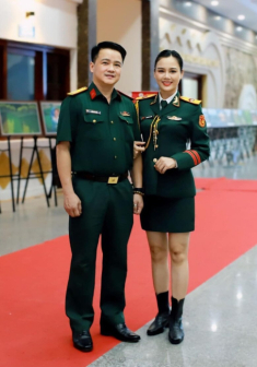 Nữ diễn viên là Thiếu tá quân đội sinh 2 con với chồng NSƯT, đặt tên cho con họ Đới hiếm nhất nhì Việt Nam