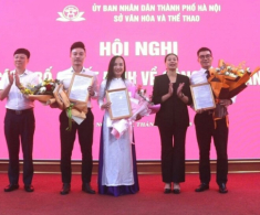 Nữ NSND vừa nhậm chức Giám đốc Nhà hát Chèo Hà Nội: Chồng cũng là Giám đốc, sinh 2 quý tử hưởng trọn gen bố mẹ