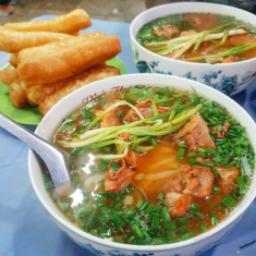 Quán phở “thật thà” nhất Hà Nội, 40 năm chỉ mở bán đêm khuya, ban ngày khách thèm mấy cũng không có để ăn 