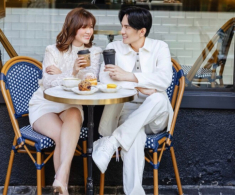 Sao Việt 24h: Vợ cũ Đan Trường khoe ảnh tình tứ bên chồng cũ, khoảnh khắc tay trong tay khiến dân mạng mong sớm tái hợp