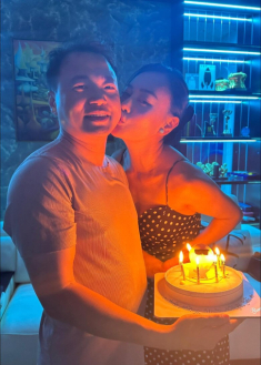 Shark Bình khoe ảnh đón sinh nhật bên Phương Oanh, vợ trẻ nóng bỏng kém 8 tuổi chăm “đánh dấu chủ quyền”