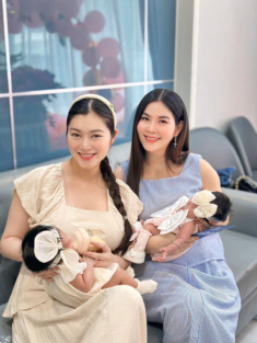 Thanh Trúc - Kha Ly đọ nhan sắc sau 1 tháng ở cữ, 2 ái nữ đều được mẹ sắm phụ kiện điệu đà