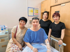Thảo Vân thăm Công Lý sau ca mổ