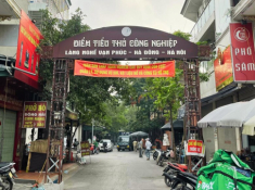 Thủ đô có một phiên chợ chuyên bán đồ cũ, xưa chỉ người già tới nay giới trẻ cũng cực mê