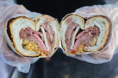 Tiệm bánh mì đắt nhất Sài Gòn, 79.000 đồng/ổ vẫn quá tải khách, bí quyết nằm ở quy trình chế biến nguyên liệu khép kín