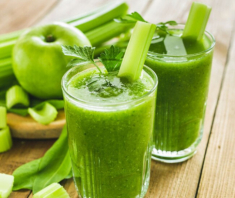 Uống nước rau xanh có mùi hăng nồng, vị đắng suốt 2 tuần, cô gái nhận về cái kết không ngờ