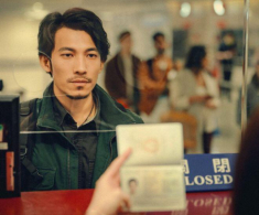 Bác Sĩ Tha Hương: Phim về lao động nhập cư khiến Liên Bỉnh Phát thức trắng để học thoại 3 thứ tiếng, nay làm nên lịch sử