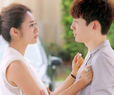 Bạn trai tôi bị vợ cũ gọi qua phòng lúc nửa đêm, phản ứng của anh làm tôi sững sờ