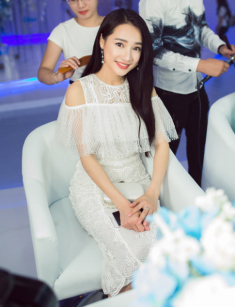 Bị ghét đến mấy trong “Tuổi Thanh Xuân” thì ngoài đời Nhã Phương vẫn đẹp phát hờn