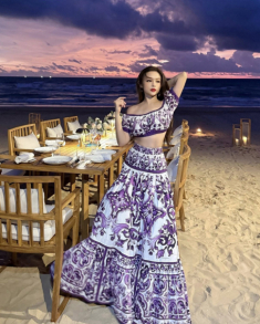 Bộ sưu tập đầm “hoa lá cành” giá hàng trăm triệu đồng của Huyền Baby