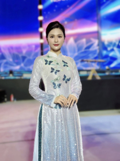 BTV Minh Trang diện trang phục trên truyền hình và đời thực khác nhau ra sao?