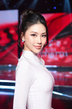 Bùi Quỳnh Hoa nhờ pháp luật can thiệp ‘để lấy lại danh dự’