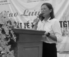 Ca sĩ nổi tiếng với bài “Ông bà anh” sốc khi hay tin cô giáo bị lũ cuốn ở Thái Nguyên: “Mong chỉ là tin giả”