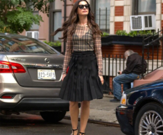 Chân váy xếp ly trở lại, chị em nhất định phải biết 4 cách mặc “đỉnh chóp” để trông đẹp thanh lịch như Song Hye Kyo